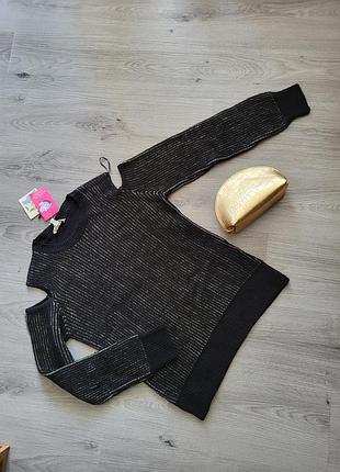 Новенький свитерик с открытыми плечами