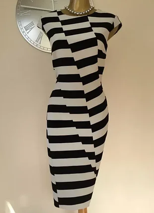 Новое брендовое платье