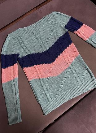 Светр жіночий