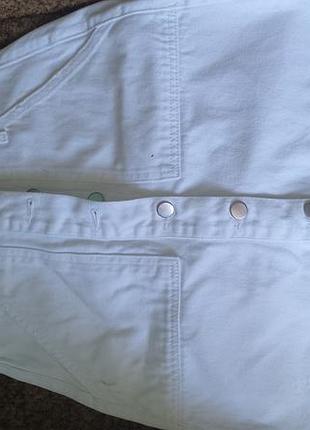 Белая джинсовая юбка, новая, размер xs или маленькая s
