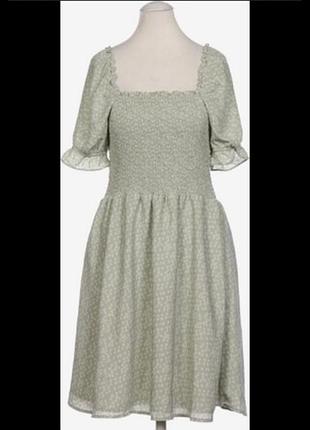 Стильное платье на резиночке плечи в цветочки