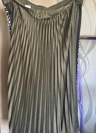 Атласная плесерированная юбка макси со вставками с животным принтом большого размера