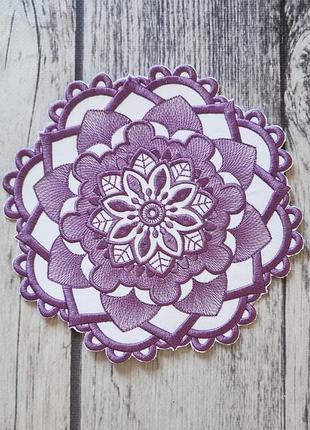 Серветка з вишивкою — для сервірування, декору й затишку, бузкова, 1 штука