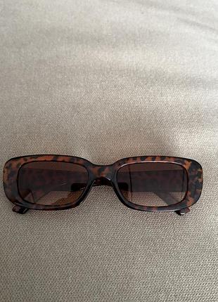 Сонцезахисні окуляри