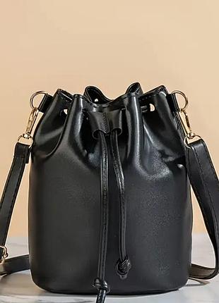 Жіноча сумка через плече , затягування на шнурку , стільний дізайн