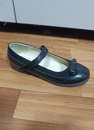 Детские кожаные профилактические туфли в школу черные р. 34-23см