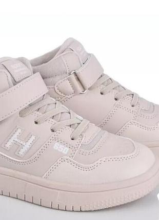 Кроссовки размер 32 -37

поставщик: bbt
материал верха искусственная кожа 
материал внутри флис