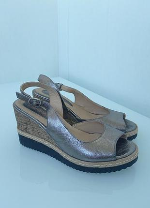 Босоножки alpina серебристые кожа 38 размер