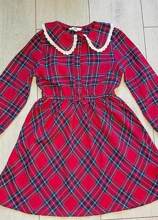 Платье с воротничком