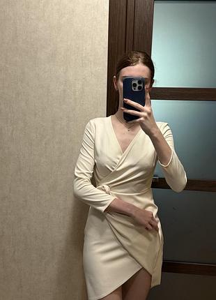 Витончене платье с квіткою кольору слонова кістка, mohito, розмір 32