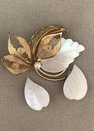 Комплект брошка і кліпси філігрань перламутр вінтаж маркування
