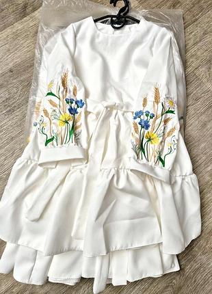 Стильное платье