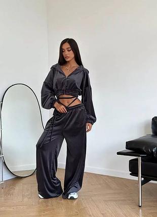 Крутий велюровий жіночий костюм вкорочена зіп худі на блискавці і широкі штани оверсайз плюшевий комплект