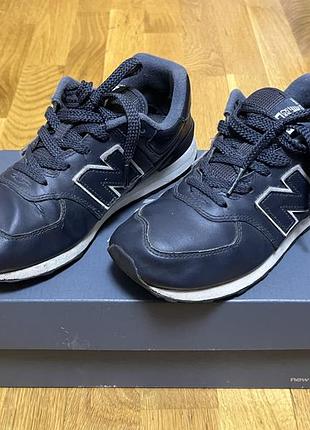Продаю оригінальні кросівки new balance 574 у темно-синьому кольорі. 35.5 розмір