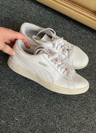Кросівки жіночі пума білі