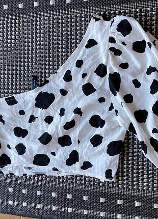 Неймовірний топ на одне плече