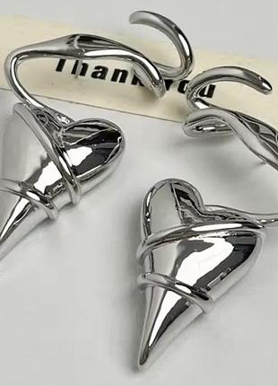 🩶сережки гвіздочки «хвилясте серце».