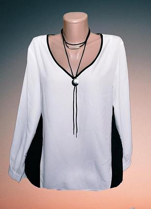 Женская блуза motivi l элегантная с длинным рукавом бело-черная с кружевом