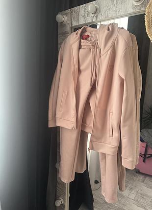 Комтюм guess пудровий