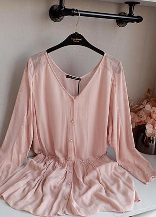 Платье комбинированное кружевом, на пуговицах.