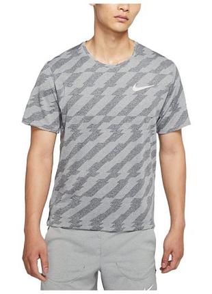 Серая мужская спортивная футболка nike