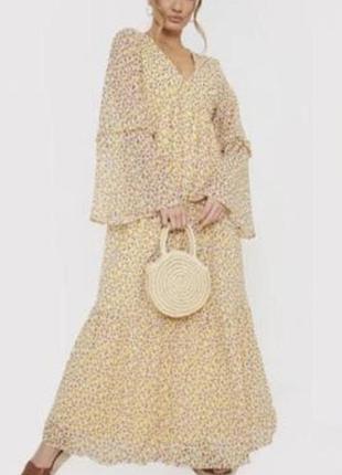 Нежное платье от in the style