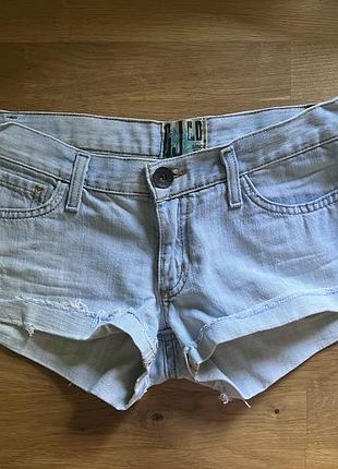 Джинсовые шорты,хs.
