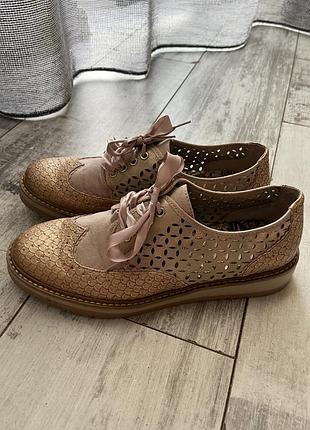 Жіночі броги