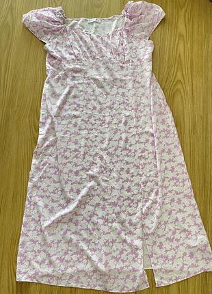 Сукня з розрізом