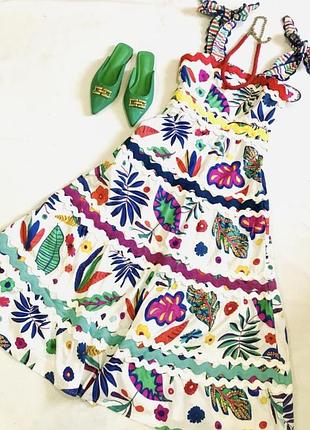 Літня сукня іспанського бренду