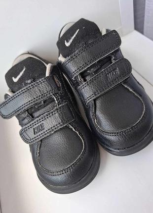 Детские кроссовки