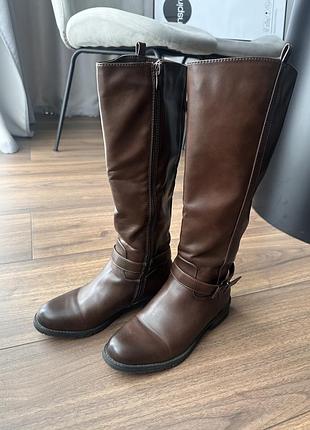 Чоботи високі коричневі 36 розмір