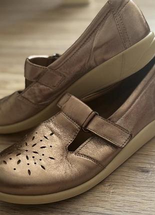 Туфлі низький хід натуральна шкіра