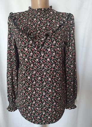 Блуза new look l с рюшами черная в мелких цветах