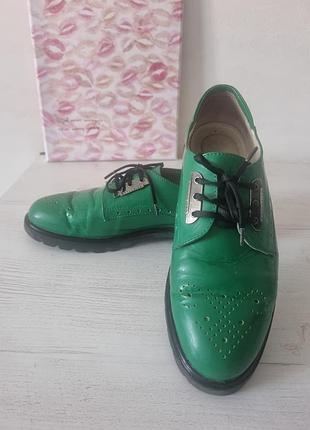 Туфлі на шнурівці
