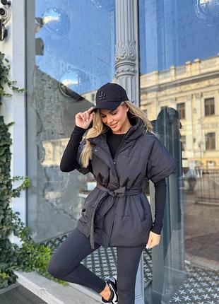 Женская дутая жилетка с капюшоном чгорная (размеры 42/44, 46/48, 50/52), 1045