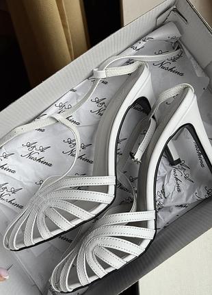 Босоножки женские от украинского бренда a.nushina.40 размер, по стельке 26 см.