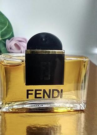 Вінтажна мініатюра fendi