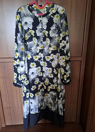 Платье с цветочным принтом большого размера