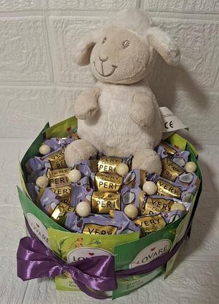 Сладкий бокс с мягкой игрушкой подарок ребенку новый год резьбо