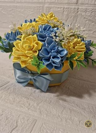 Вічні квіти букет на алею слави патріотичні квіти із атласних стрічок