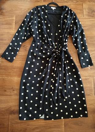 Фирменное стильное платье на запах в горох.