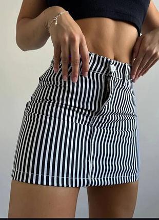 Короткая юбка в полоску hollister