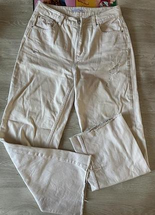 Светлые широкие джинсы