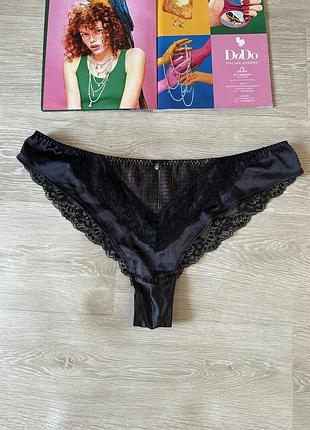 Черные кружевные трусы