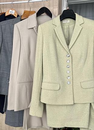 Шерсть неймовірний костюм р.46-48