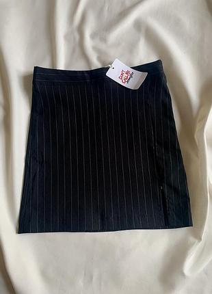 Мини юбка черная в полоску