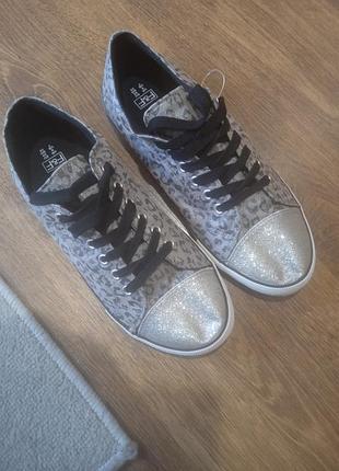 Продам новые женские кеды бренда f f