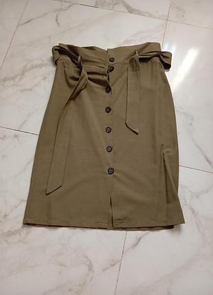 Юбка хаки.