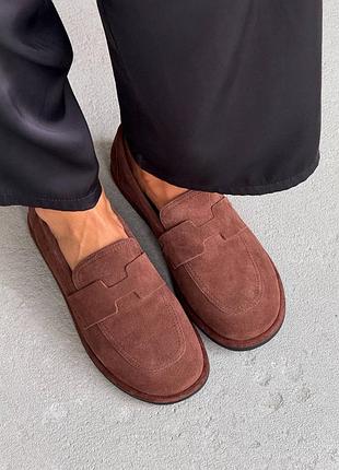 Классические замшевые лоферы с анатомическим носиком коричневые